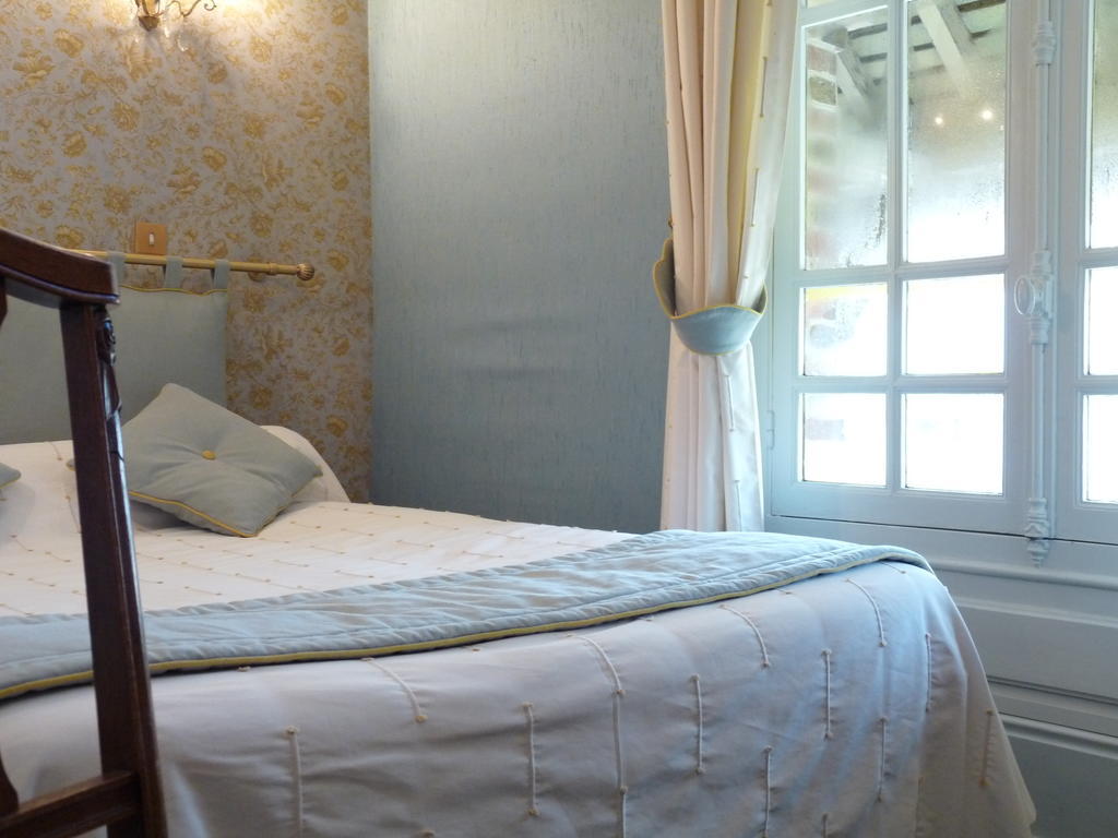 Hotel Château De La Râpée 3*